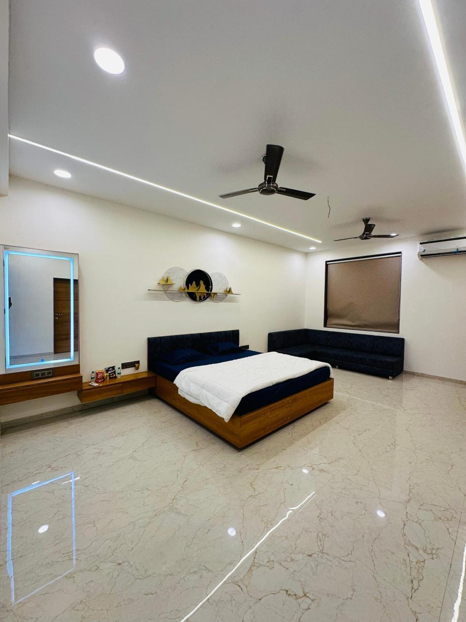 Villa Karmabhumi 1 à Sātej Extérieur photo
