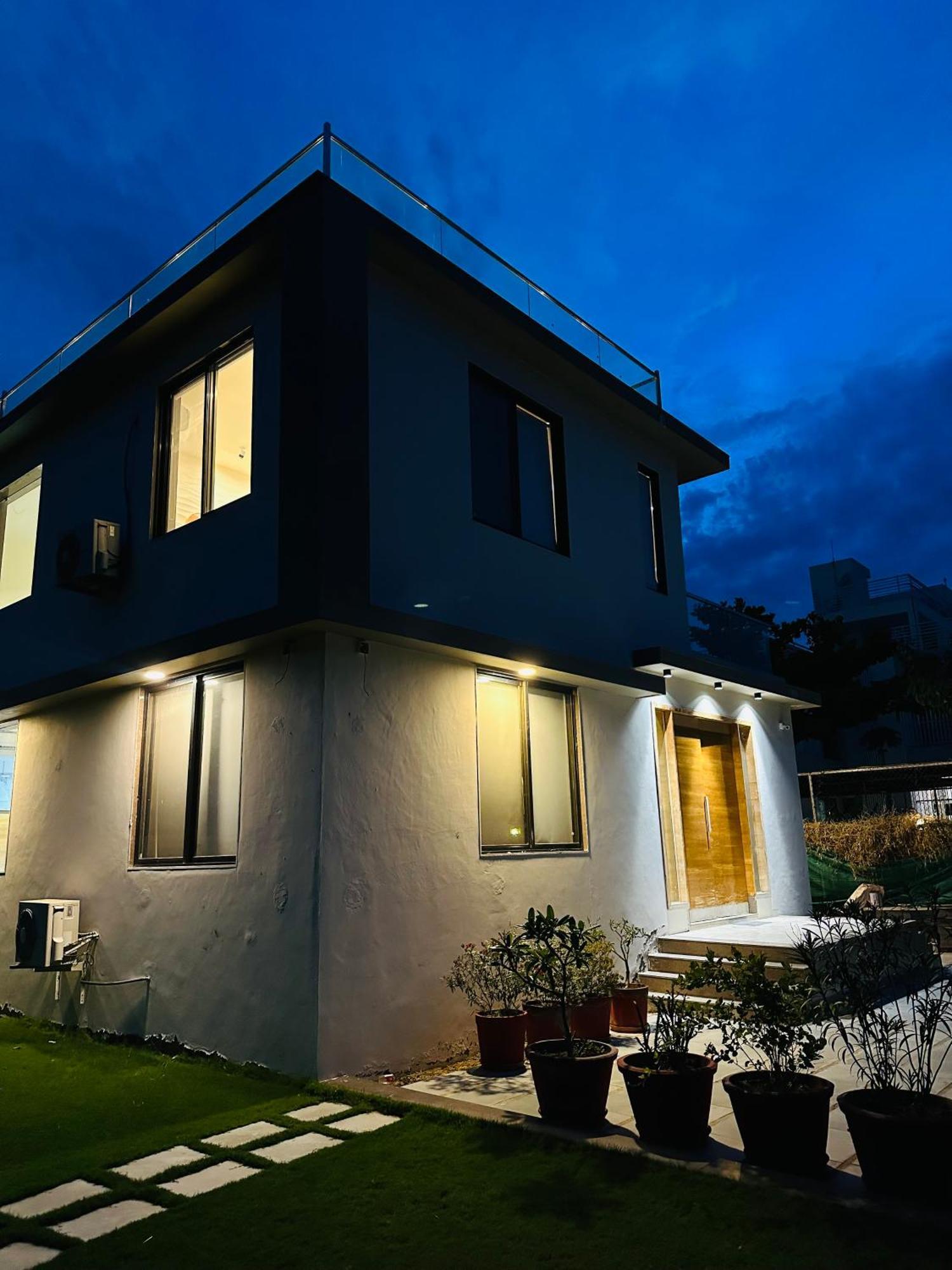 Villa Karmabhumi 1 à Sātej Extérieur photo
